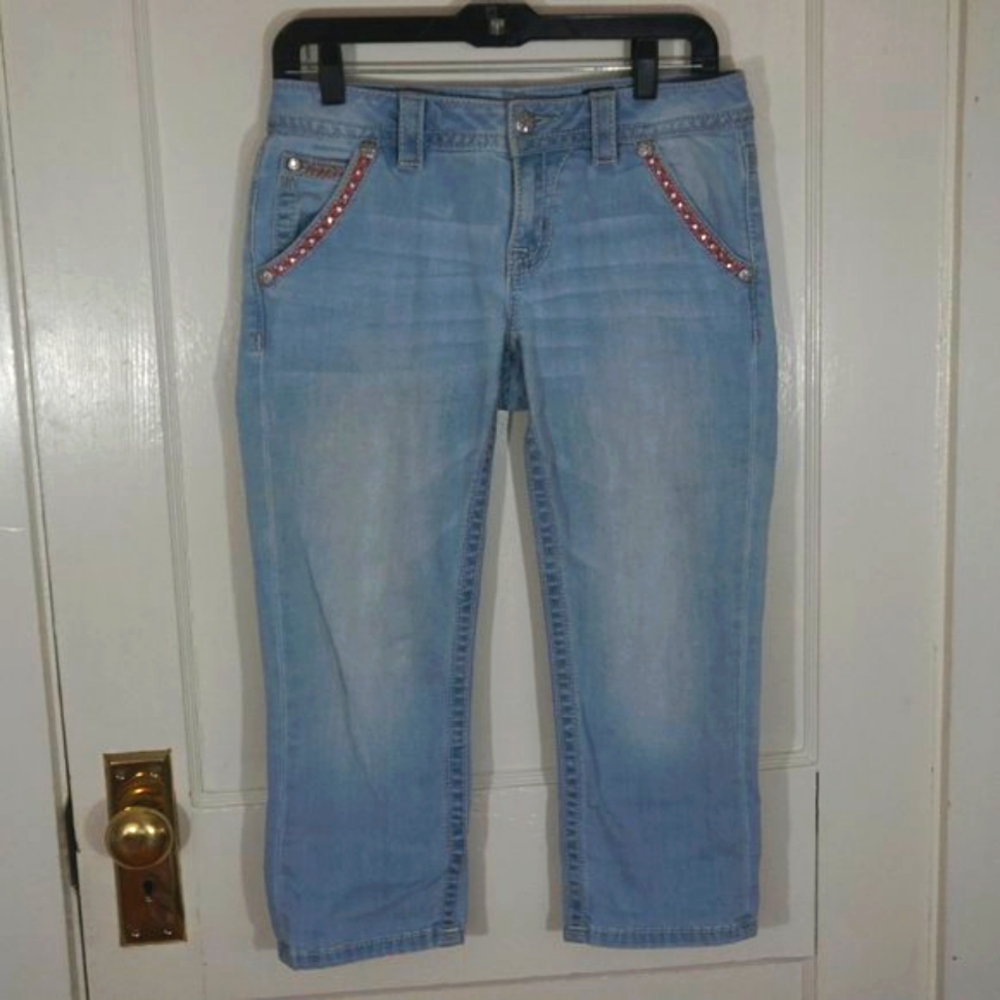 Miss Me Mid Rise Pink Embellished Capri Jeans Size 27